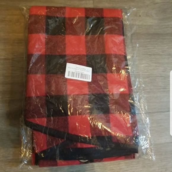 48" Buffalo Plaid Tree Skirt Red, Black, New without tags, Tie Closure - Picture 6 of 8